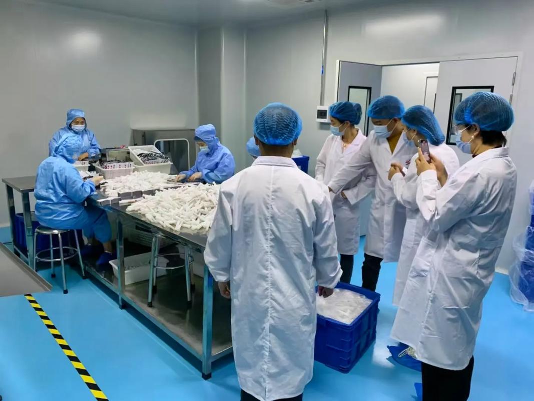 工廠實拍 專業化妝品代工，優質選擇在此